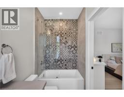 1047 MEREDITH Avenue - 30