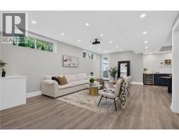 1047 MEREDITH Avenue - 36