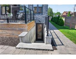 1047 MEREDITH Avenue - 44