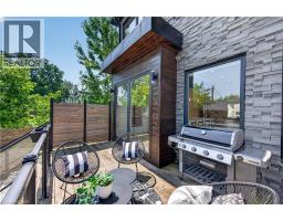 1047 MEREDITH Avenue - 50