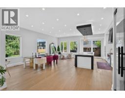 1047 MEREDITH Avenue - 6