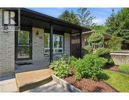 45 SANDRA Crescent - 4