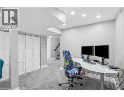 45 SANDRA Crescent - 40