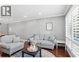 45 SANDRA Crescent - 7
