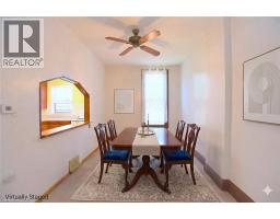 70 RAY Street S - 12