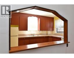 70 RAY Street S - 14