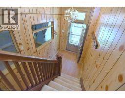 70 RAY Street S - 19