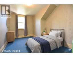 70 RAY Street S - 29