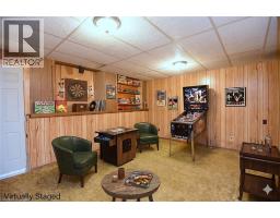 70 RAY Street S - 34