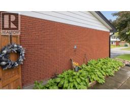 45 ARROWHEAD Crescent - 34