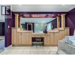 57 KENNEDY Road - 27