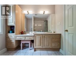 57 KENNEDY Road - 31