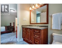 57 KENNEDY Road - 33