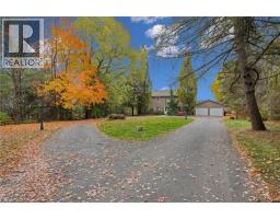 57 KENNEDY Road - 44