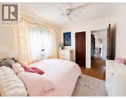 47 WEIR Street S - 12