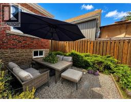 47 WEIR Street S - 24