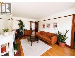 47 WEIR Street S - 6