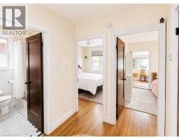 47 WEIR Street S - 8