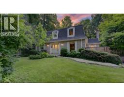 318 SHAKESPEARE Place - 2