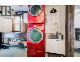 24 MANLEY Street - 22