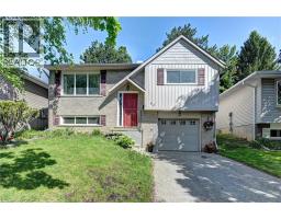 92 PINEMEADOW Crescent - 1