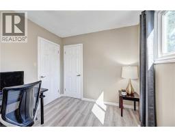 92 PINEMEADOW Crescent - 33