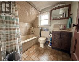 358 BARTON Street E - 27