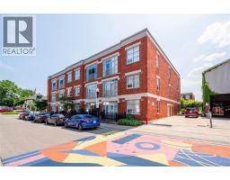 165 DUKE Street E UnitNo. 218 - 4