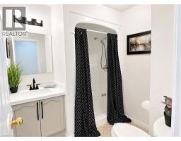 751 RYMAL Road W UnitNo. 8 - 8