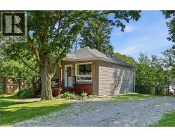 21 RENFREW Street E - 2