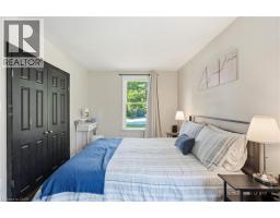 21 RENFREW Street E - 20