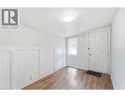 21 RENFREW Street E - 23