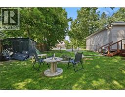 21 RENFREW Street E - 28
