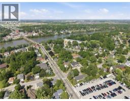 21 RENFREW Street E - 33