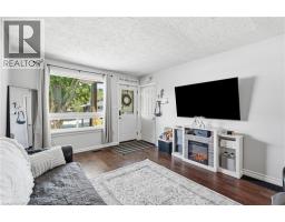 21 RENFREW Street E - 7