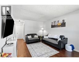 21 RENFREW Street E - 9
