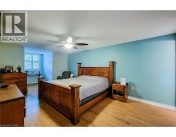 29 WOODSIDE Square - 32