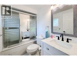 29 WOODSIDE Square - 33