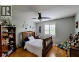29 WOODSIDE Square - 36