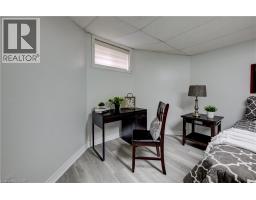 27 CHANDOS Drive - 32