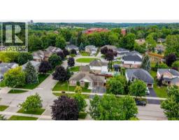 27 CHANDOS Drive - 44