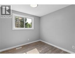 74 HELENE Crescent - 17