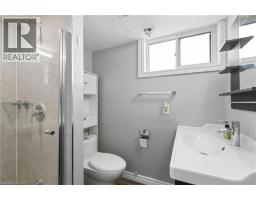 74 HELENE Crescent - 18