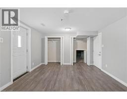 74 HELENE Crescent - 21