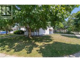 74 HELENE Crescent - 24