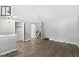 74 HELENE Crescent - 7