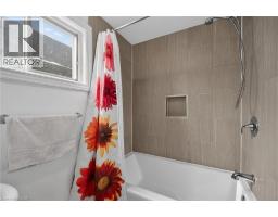 643 UPPER WELLINGTON Street - 18