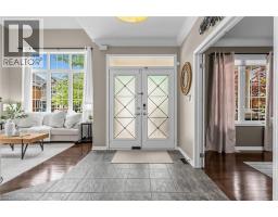 729 BOUGHTON Crescent - 4