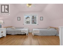 531 PHILIP Crescent - 34