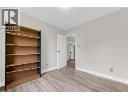 87 MUD Street E - 14